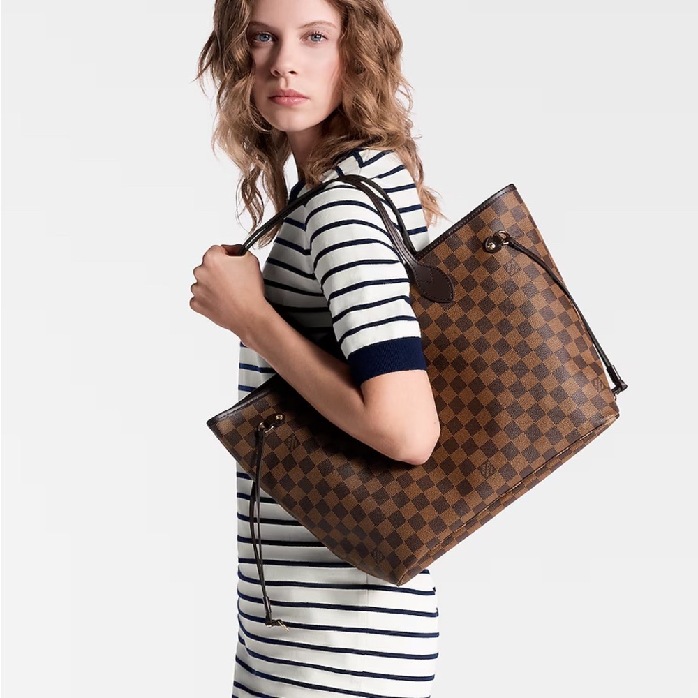 Louis Vuitton tote mint condition